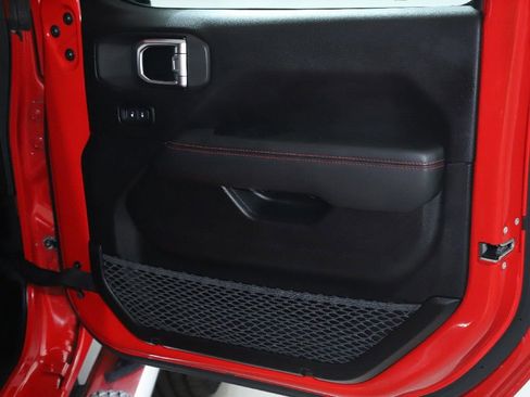 Used 2020 Jeep Gladiator Rubicon image 32