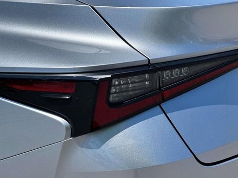 Used 2021 Lexus IS 300 AWD w/ Comfort Package image 9