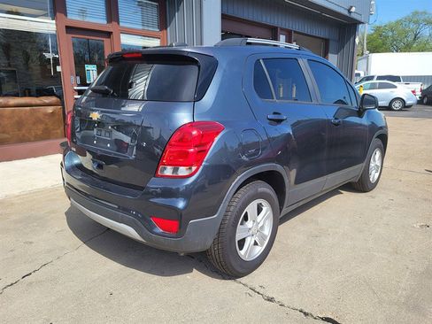 Used 2021 Chevrolet Trax LT w/ LT Convenience Package FWD image 7