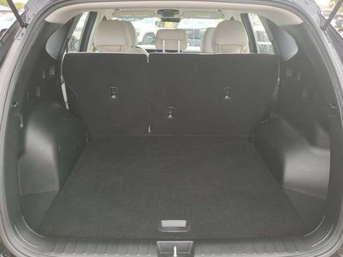 Used 2025 Hyundai Tucson SE FWD image 12