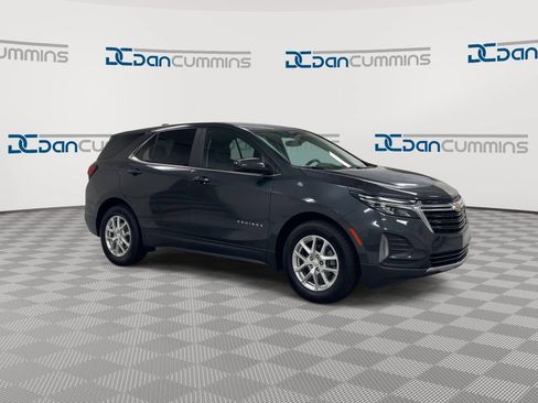 Used 2022 Chevrolet Equinox LT FWD image 2