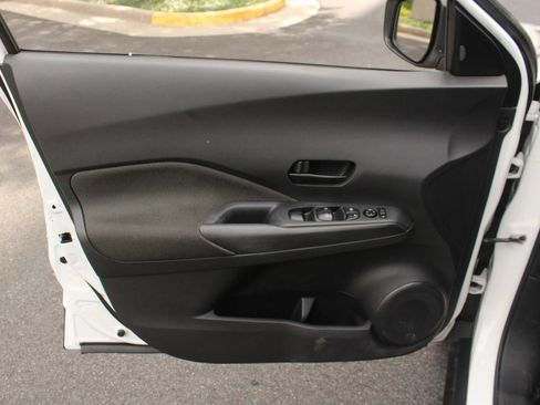 Used 2020 Nissan Kicks S FWD image 15