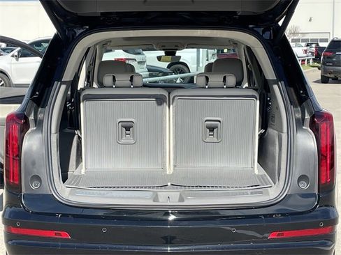 Used 2023 Cadillac XT6 Premium Luxury w/ Technology Package image 32