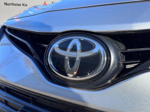 Used 2022 Toyota Camry LE AWD/4WD image 27