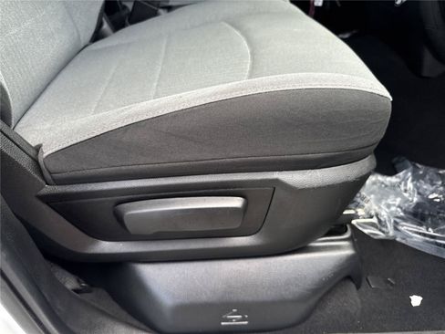 Used 2023 RAM 1500 Classic SLT w/ Electronics Group AWD/4WD image 37