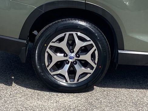 Used 2019 Subaru Forester Premium AWD/4WD image 11
