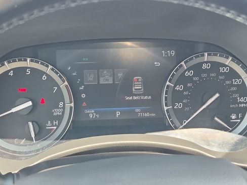 Used 2021 Toyota Highlander XLE AWD/4WD image 32