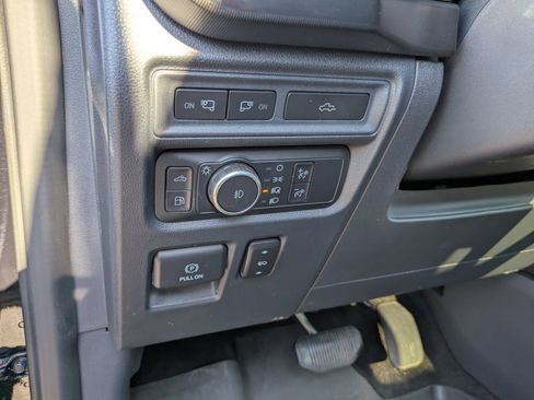 Certified 2022 Ford F150 Platinum w/ Equipment Group 701A High AWD/4WD image 18