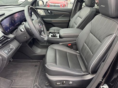 Used 2025 Buick Enclave Avenir w/ Super Cruise Package AWD/4WD image 6
