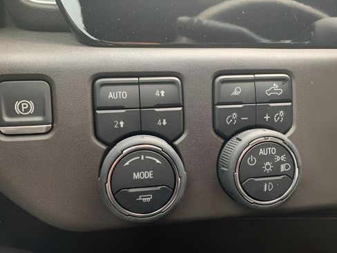 Used 2025 Chevrolet Silverado 1500 RST w/ Z71 Off-Road Package image 10