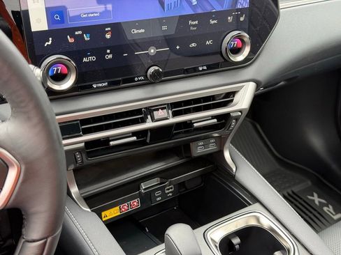 Certified 2025 Lexus RX 350 Premium w/ Accessory Package image 37