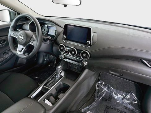 Used 2024 Nissan Sentra SV FWD image 18