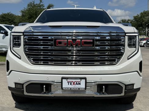 Used 2023 GMC Sierra 1500 Denali w/ Technology Package AWD/4WD image 7
