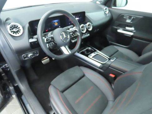 Certified 2025 Mercedes-Benz GLA 250 image 9