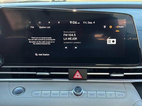 Used 2025 Hyundai Elantra Limited FWD image 17