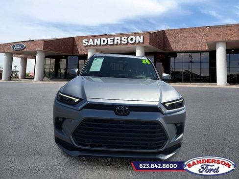 Used 2024 Toyota Grand Highlander AWD Hybrid image 8