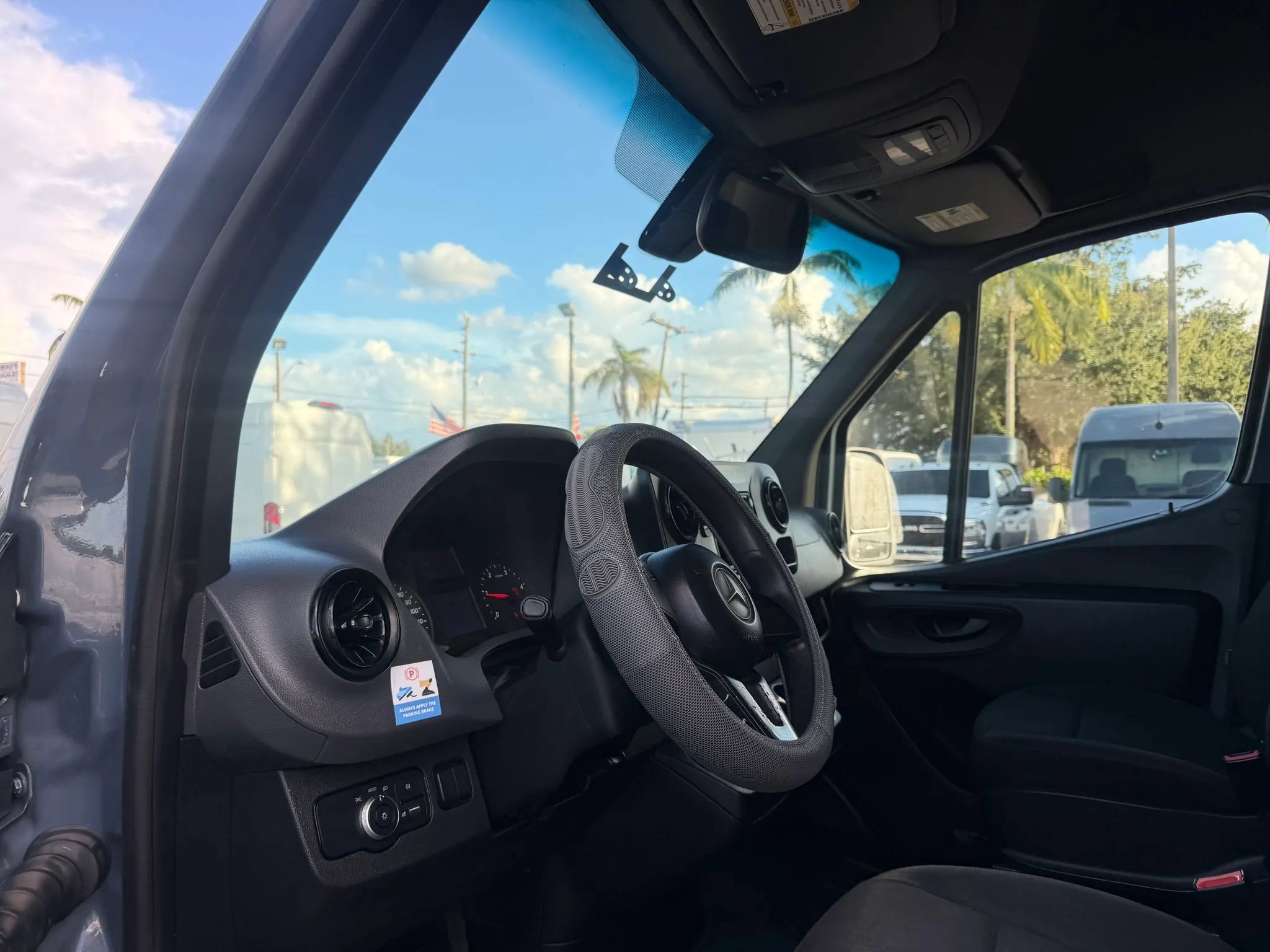 Used 2019 Mercedes-Benz Sprinter 170 image 12