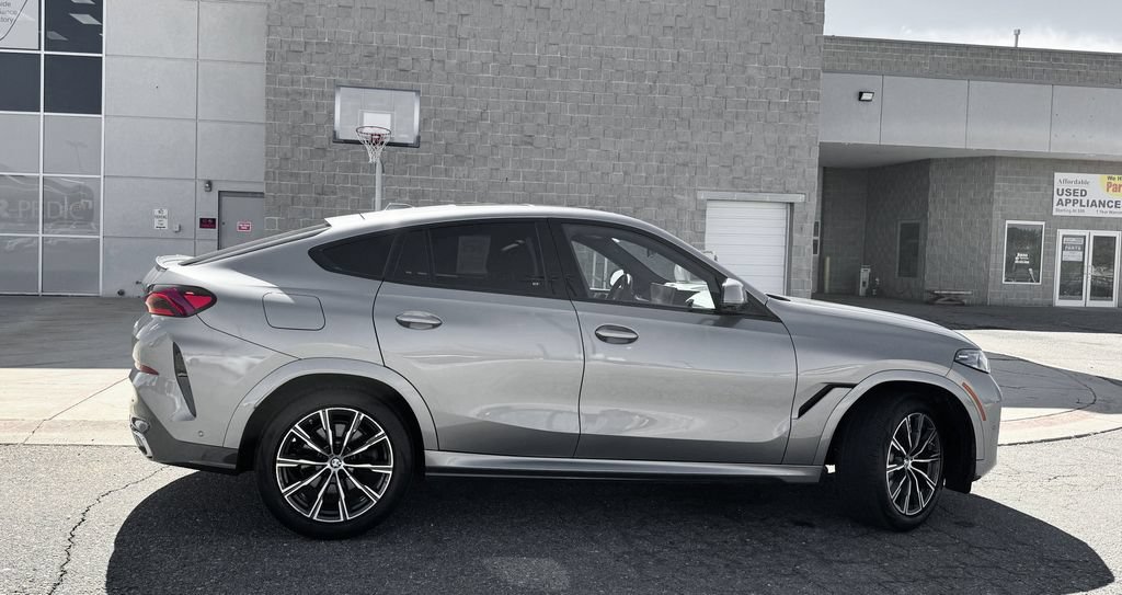 Used 2025 BMW X6 xDrive40i w/ Climate Comfort Package AWD/4WD image 5