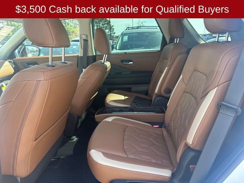 New 2026 Nissan Pathfinder Platinum image 26