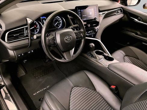Used 2023 Toyota Camry SE image 12
