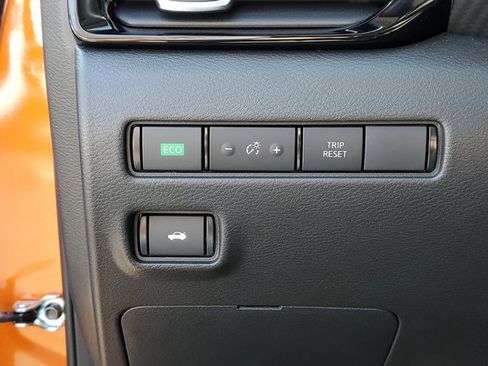 Certified 2025 Nissan Sentra SR w/ SR Premium Package FWD image 9