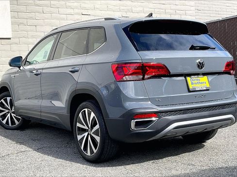 Certified 2024 Volkswagen Taos SE w/ Panoramic Sunroof Package image 10