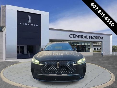 Used 2025 Lincoln Aviator Black Label image 2
