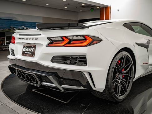 Used 2023 Chevrolet Corvette Z06 image 12