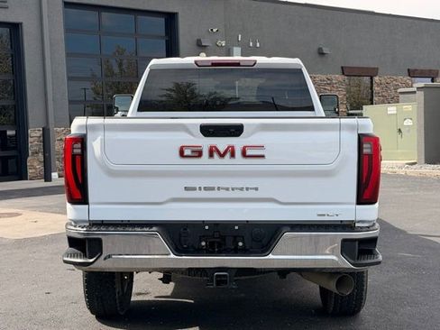 Used 2024 GMC Sierra 3500 SLT w/ X31 Off-Road Package image 4