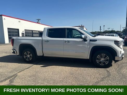 Used 2025 GMC Sierra 1500 SLT AWD/4WD image 2
