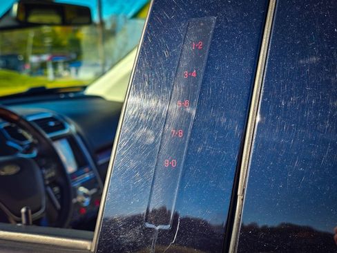 Used 2017 Ford Explorer Platinum image 10