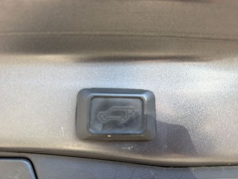 Used 2022 Toyota RAV4 XSE AWD/4WD image 36