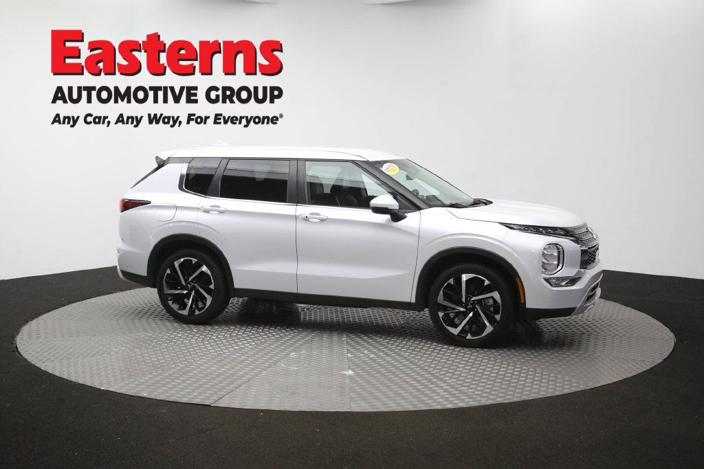 Used 2024 Mitsubishi Outlander SE FWD image 50