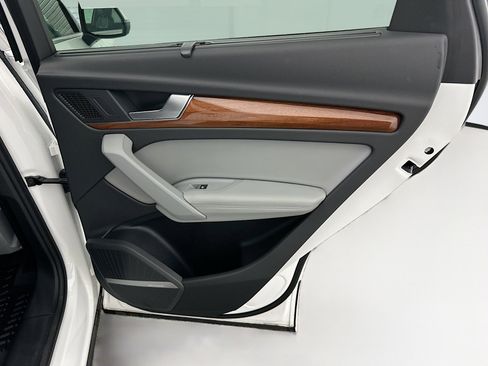 Used 2023 Audi Q5 2.0T Premium Plus w/ Premium Plus Package image 33