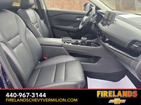 Used 2025 Nissan Rogue SL w/ Tech Package image 35