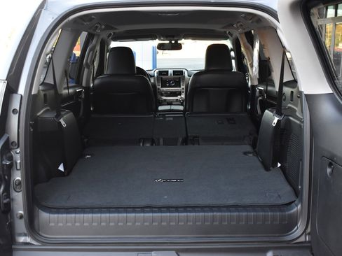 Used 2018 Lexus GX 460 image 11