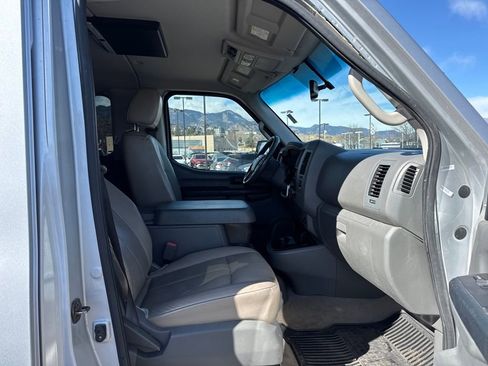 Used 2013 Nissan NV 3500 SL w/ Technology Pkg image 16