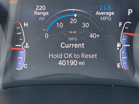 Used 2025 Jeep Compass Latitude w/ Sun & Sound Group AWD/4WD image 8