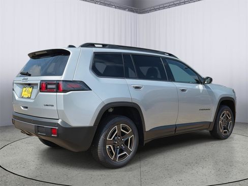 New 2026 Jeep Cherokee Limited AWD/4WD image 3