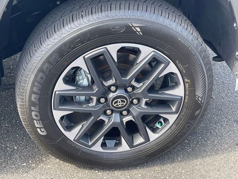 Used 2025 Toyota Tundra Limited image 26