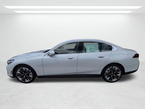 New 2027 BMW 530i RWD image 7