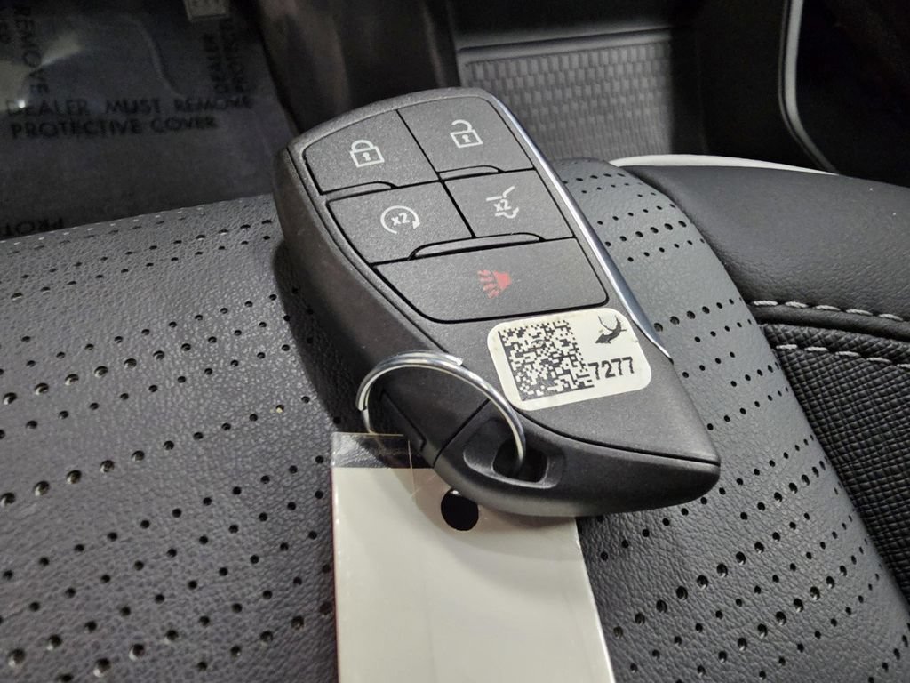 Used 2025 Buick Enclave Sport Touring w/ Super Cruise Package FWD image 40