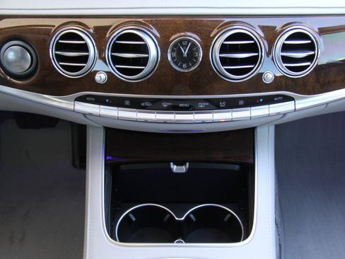 Used 2015 Mercedes-Benz S 550 Sedan image 20