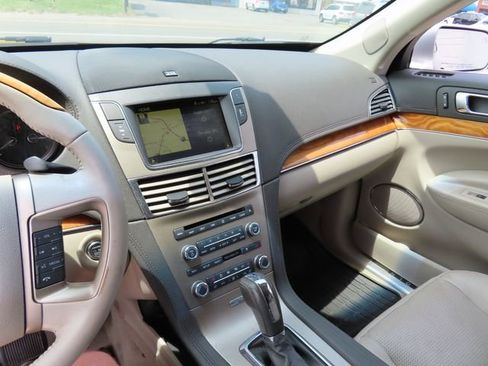 Used 2010 Lincoln MKT 2WD image 19
