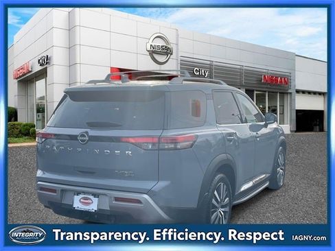 Certified 2022 Nissan Pathfinder Platinum w/ Cargo Package image 6