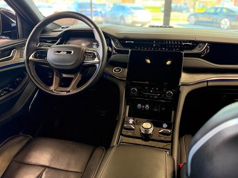Used 2022 Jeep Grand Cherokee Overland w/ Advanced Protech Group III AWD/4WD image 43