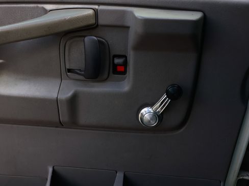 Used 2004 Chevrolet Express 3500 G3500 image 30