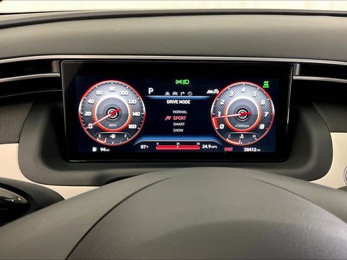 Used 2023 Hyundai Tucson Limited AWD/4WD image 15