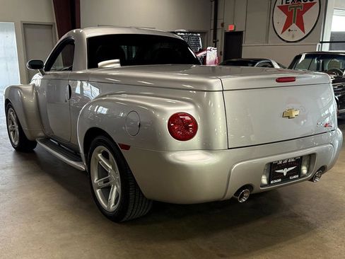 Used 2004 Chevrolet SSR w/ Preferred Equipment Group image 15