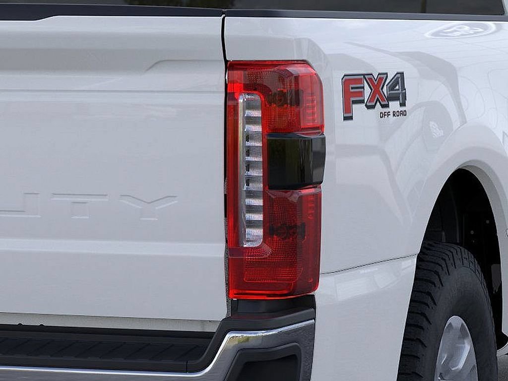 New 2025 Ford F250 XLT w/ 360-Degree Camera Package AWD/4WD image 21